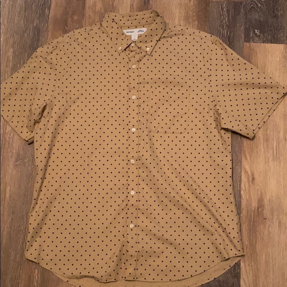 Short sleeve button down